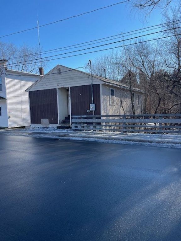 32 South Avenue, Derry, NH 03038
