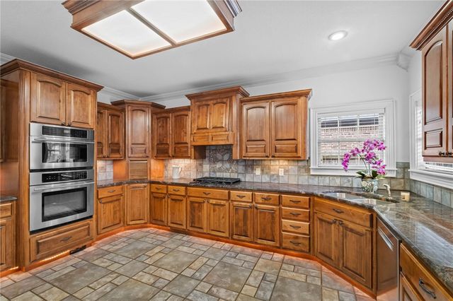 3907 NE Cadbury Avenue, Bentonville, AR 72712