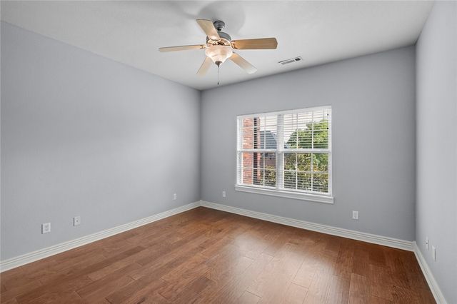 3907 NE Cadbury Avenue, Bentonville, AR 72712