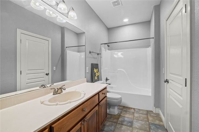 3907 NE Cadbury Avenue, Bentonville, AR 72712