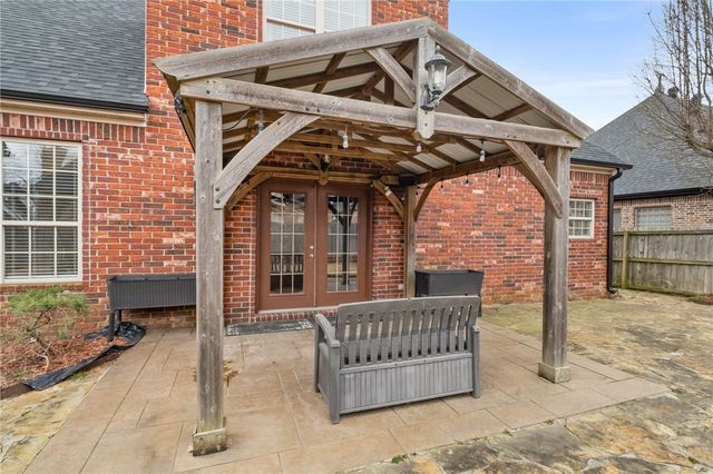 3907 NE Cadbury Avenue, Bentonville, AR 72712