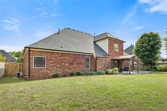 3907 NE Cadbury Avenue, Bentonville, AR 72712
