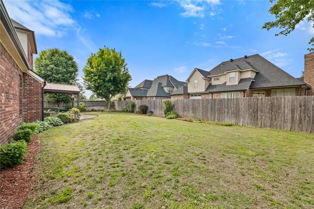 3907 NE Cadbury Avenue, Bentonville, AR 72712