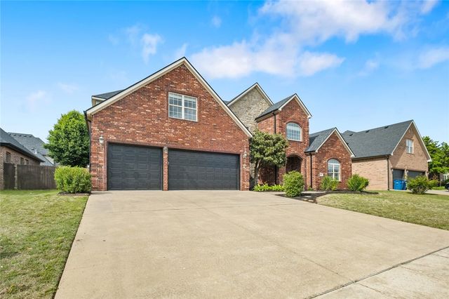 3907 NE Cadbury Avenue, Bentonville, AR 72712