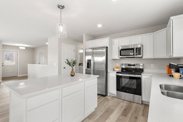 569 Sienna Drive, Watertown, MN 55388