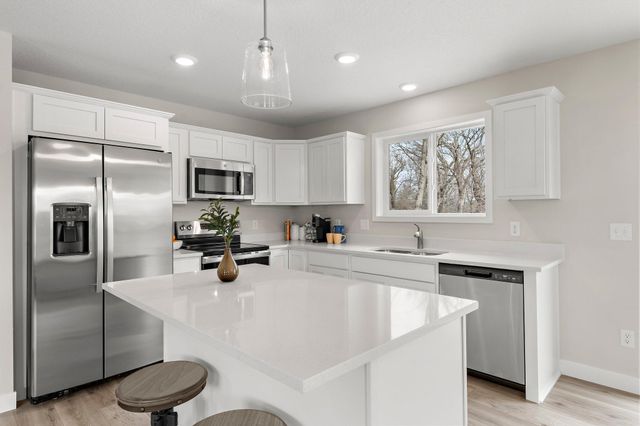 569 Sienna Drive, Watertown, MN 55388