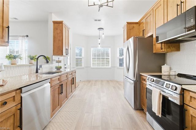 3857 Whitley Park DR, Virginia Beach, VA 23456