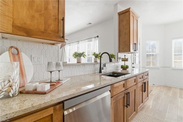 3857 Whitley Park DR, Virginia Beach, VA 23456