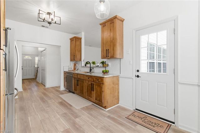 3857 Whitley Park DR, Virginia Beach, VA 23456