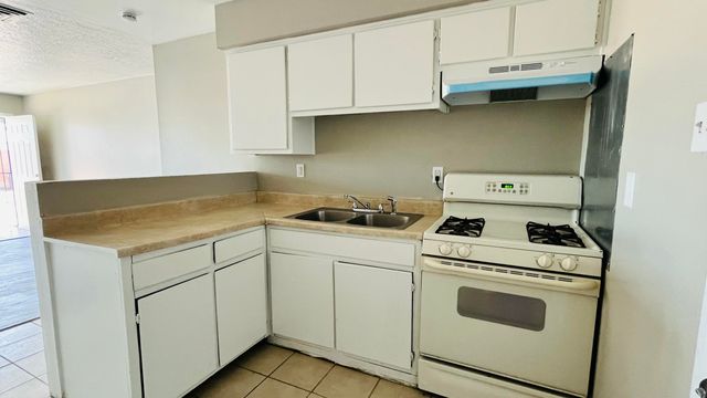 419 Dallas Street SE A, Albuquerque, NM 87108