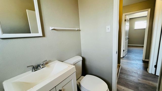419 Dallas Street SE A, Albuquerque, NM 87108