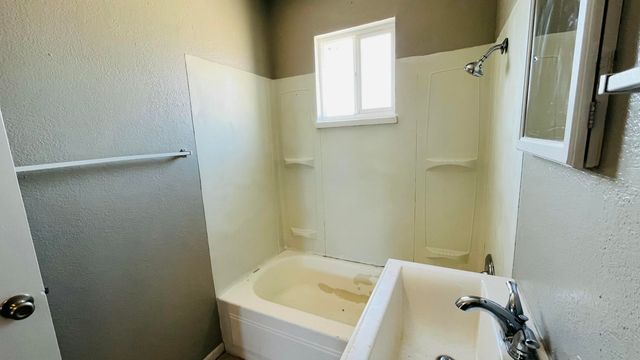 419 Dallas Street SE A, Albuquerque, NM 87108