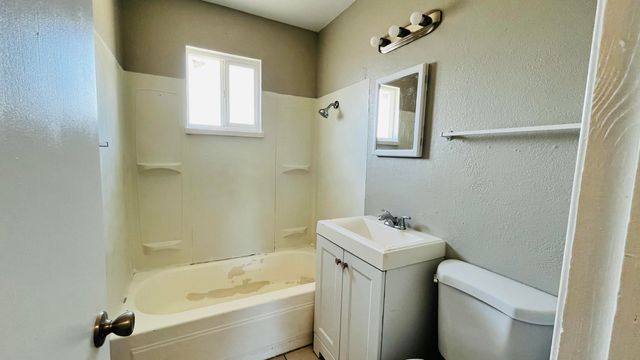 419 Dallas Street SE A, Albuquerque, NM 87108