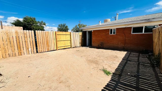419 Dallas Street SE A, Albuquerque, NM 87108