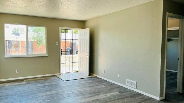 419 Dallas Street SE A, Albuquerque, NM 87108