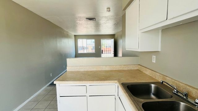 419 Dallas Street SE A, Albuquerque, NM 87108
