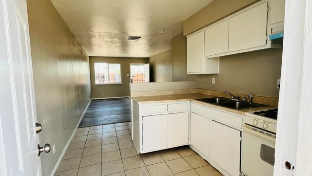419 Dallas Street SE A, Albuquerque, NM 87108
