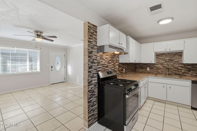 1852 E MOBILE Lane, Phoenix, AZ 85040