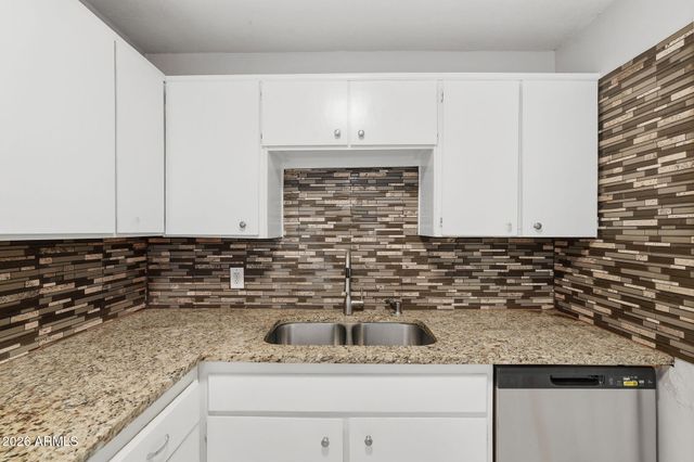 1852 E MOBILE Lane, Phoenix, AZ 85040