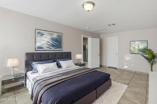 1852 E MOBILE Lane, Phoenix, AZ 85040