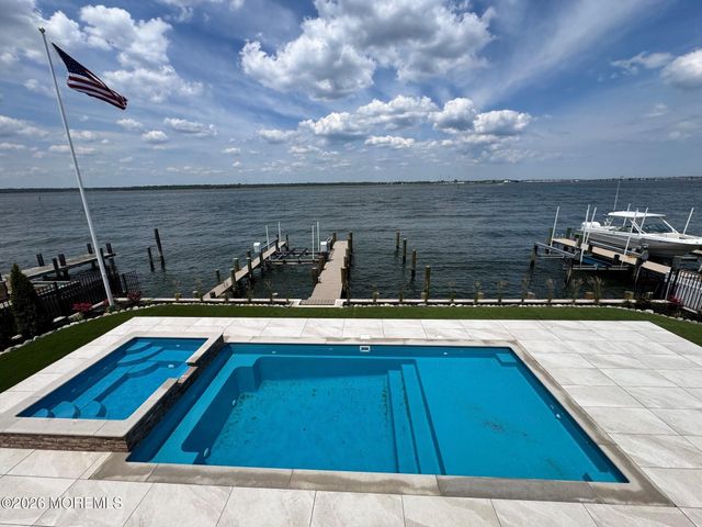 275 Curtis Point Drive, Mantoloking, NJ 08738