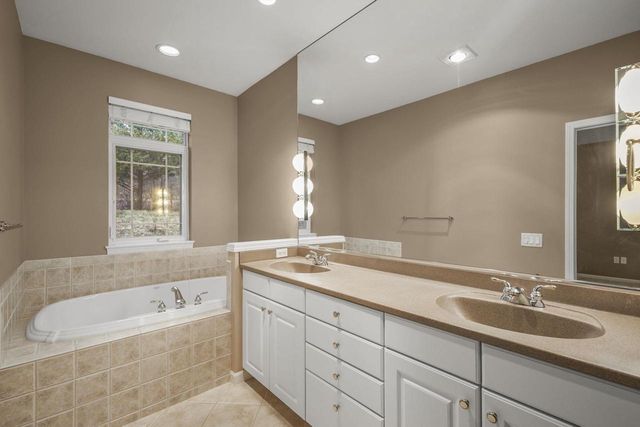 3216 Conservancy Lane, Middleton, WI 53562