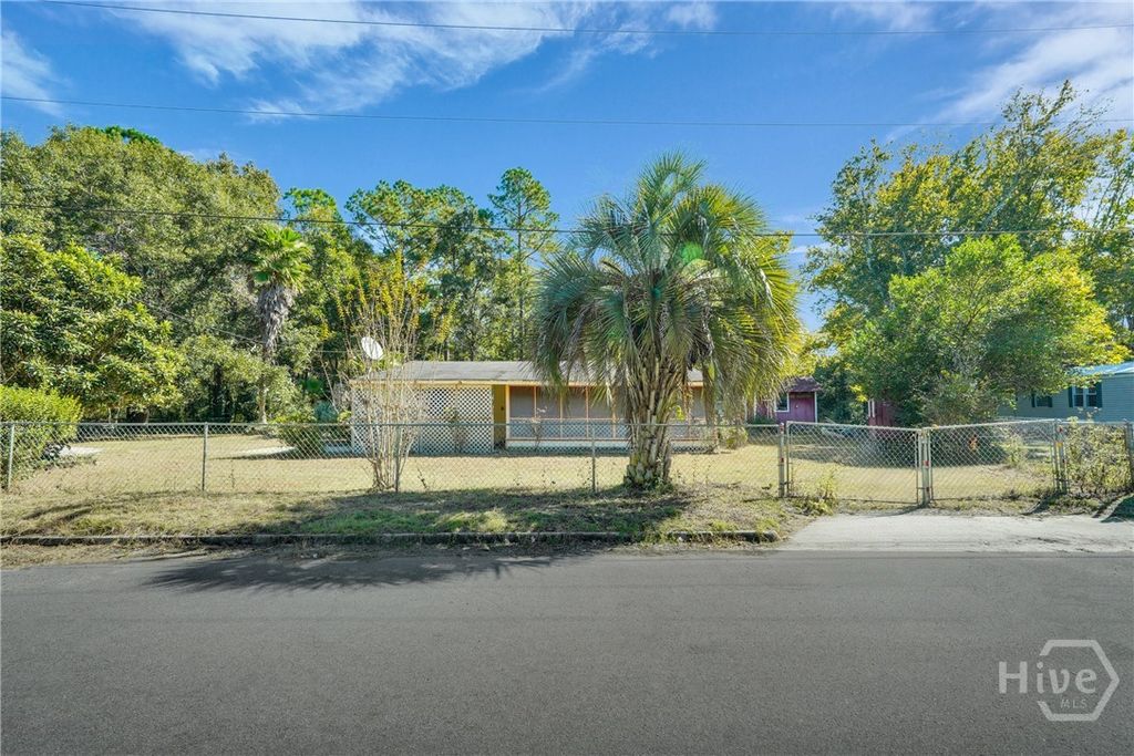 1106 Alabama Street, Darien, GA 31305