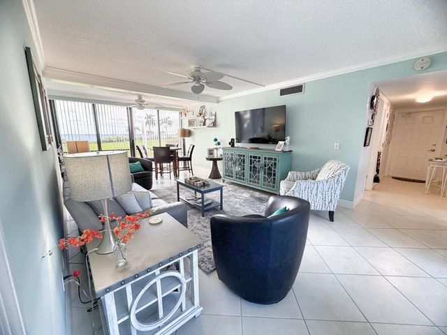 3492 NE Causeway Boulevard 101, Jensen Beach, FL 34957