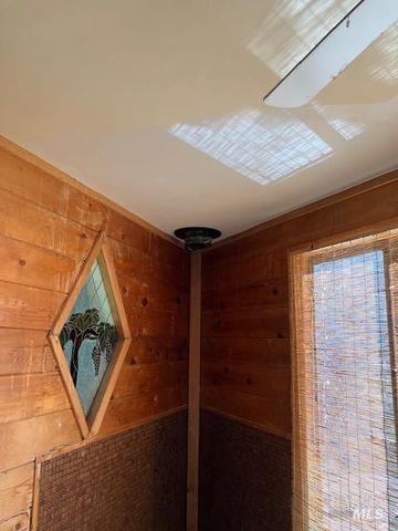 28855 Timberline Rd, Willits, CA 95490