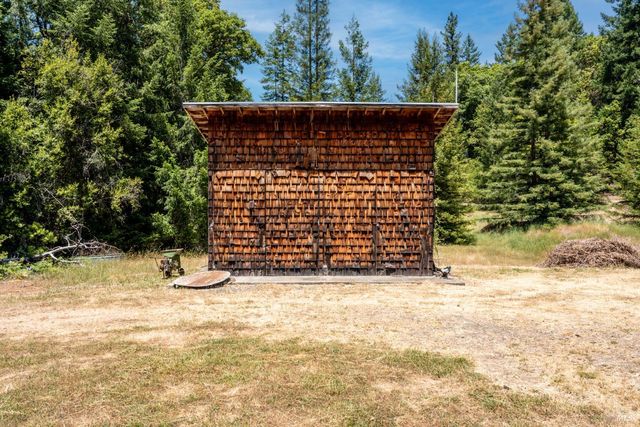 28855 Timberline Rd, Willits, CA 95490
