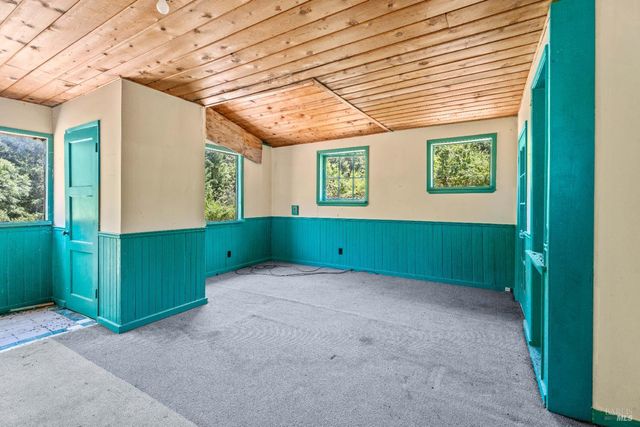 28855 Timberline Rd, Willits, CA 95490