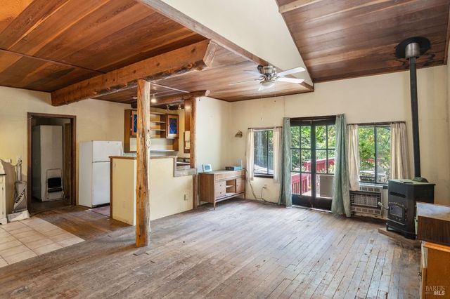 28855 Timberline Rd, Willits, CA 95490