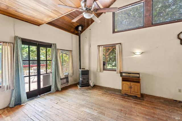 28855 Timberline Rd, Willits, CA 95490