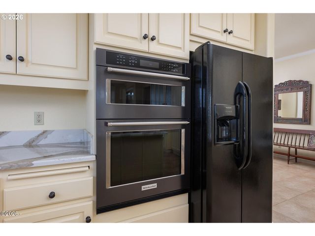 4271 Nw HIDDEN LAKE Loop, Waldport, OR 97394