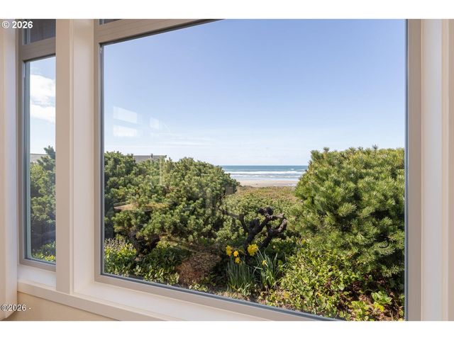 4271 Nw HIDDEN LAKE Loop, Waldport, OR 97394