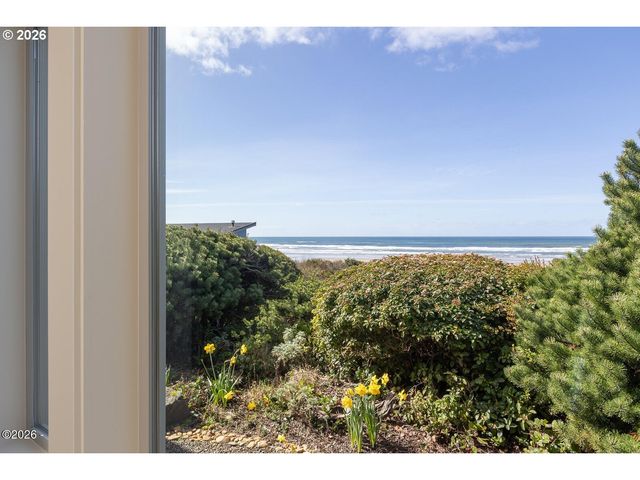 4271 Nw HIDDEN LAKE Loop, Waldport, OR 97394