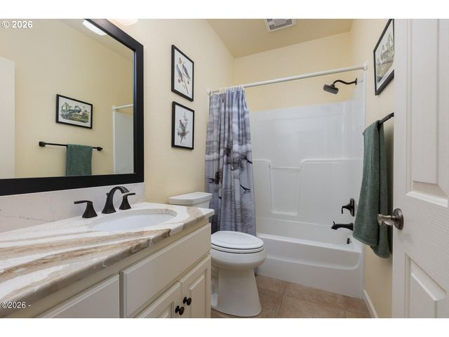 4271 Nw HIDDEN LAKE Loop, Waldport, OR 97394