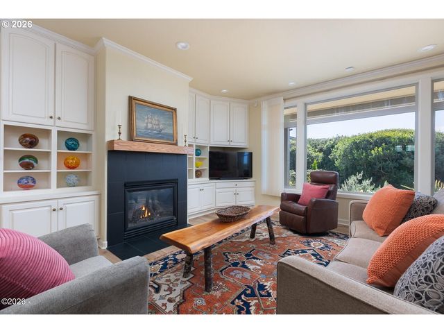 4271 Nw HIDDEN LAKE Loop, Waldport, OR 97394