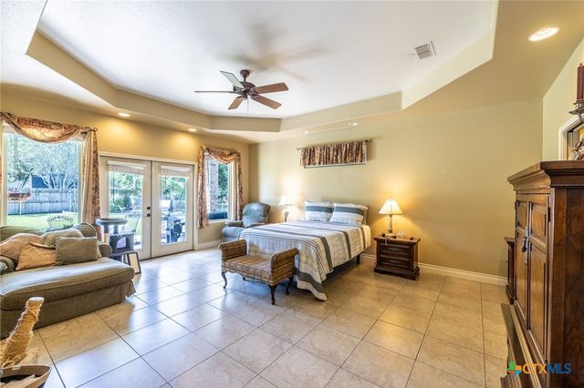 1338 Donovan Street, Gonzales, TX 78629