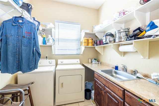 1338 Donovan Street, Gonzales, TX 78629