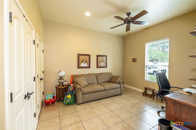 1338 Donovan Street, Gonzales, TX 78629