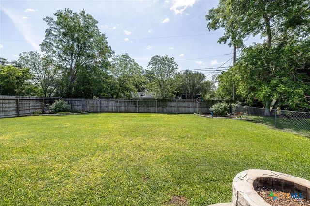 1338 Donovan Street, Gonzales, TX 78629