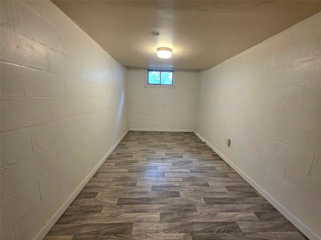329 E Creston Avenue, Des Moines, IA 50315