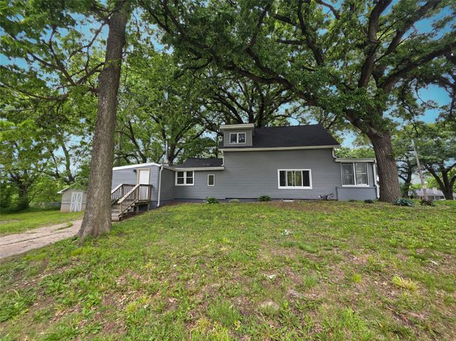 329 E Creston Avenue, Des Moines, IA 50315