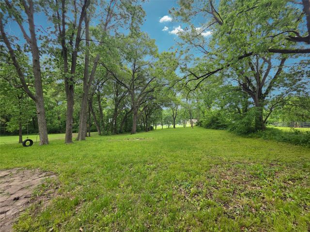 329 E Creston Avenue, Des Moines, IA 50315