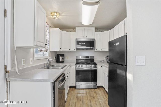 1300 E Holland Avenue, Wasilla, AK 99654