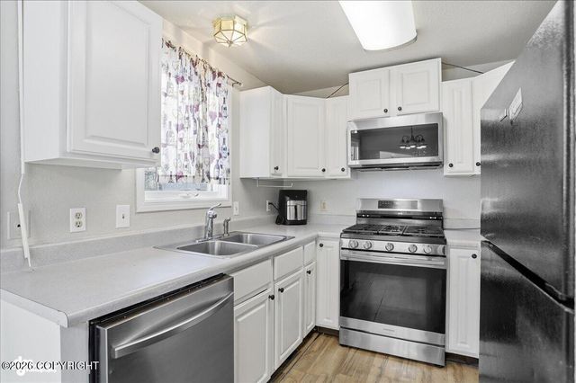 1300 E Holland Avenue, Wasilla, AK 99654