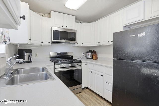 1300 E Holland Avenue, Wasilla, AK 99654