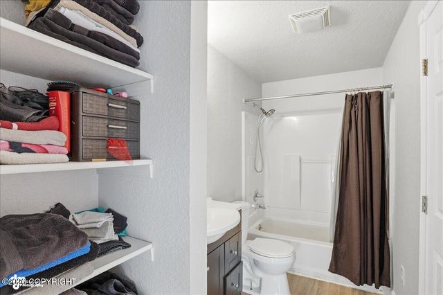 1300 E Holland Avenue, Wasilla, AK 99654