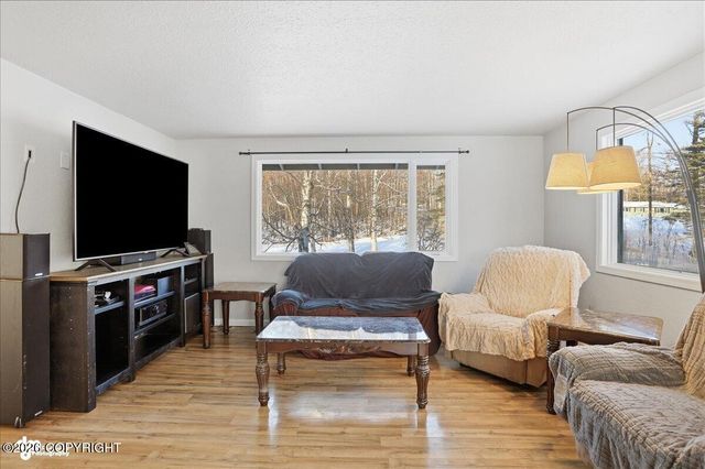 1300 E Holland Avenue, Wasilla, AK 99654